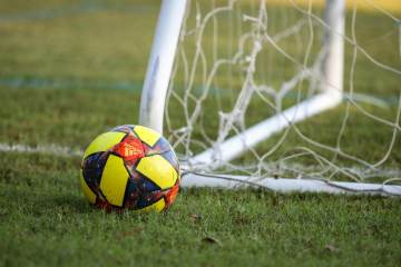 尤文球员首轮表现：仅麦肯尼赢球，孔塞桑连续喂饼C罗无果（配图示意）
